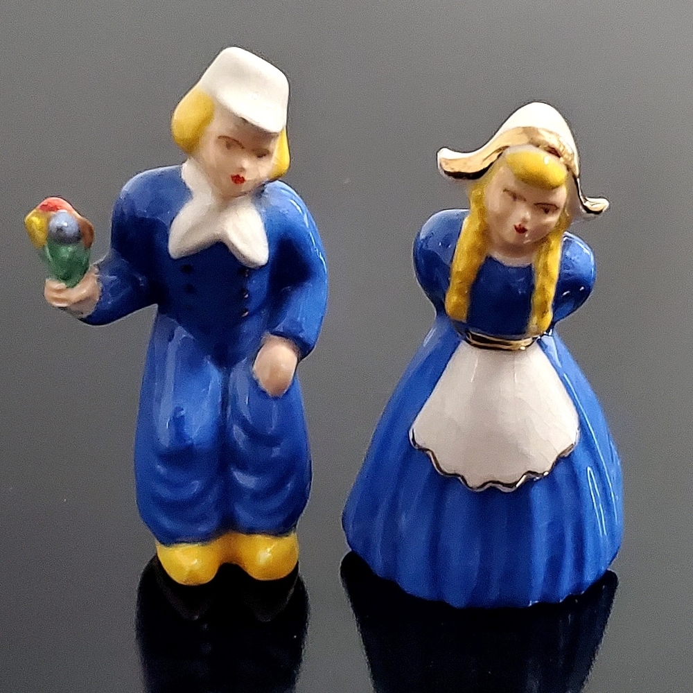 4 1/2" Blue Ceramic Dutch Kissing Couple Figurines